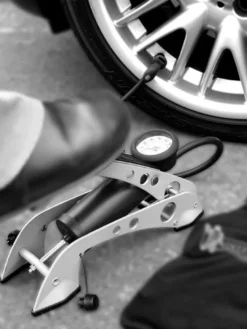 Pompe à pied à manomètre standard - MICHELIN